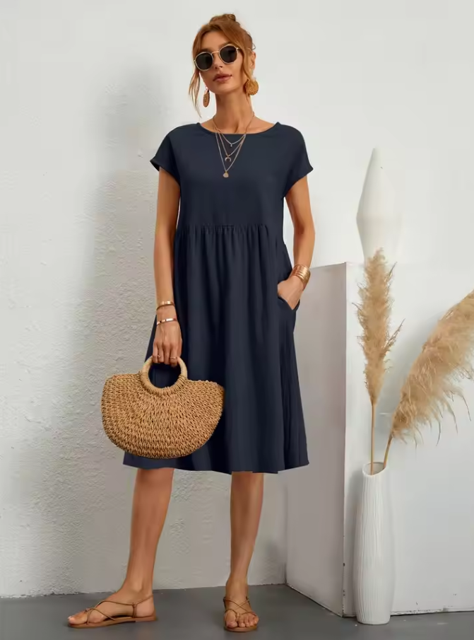 Gerades Kleid mit Rundhalsausschnitt