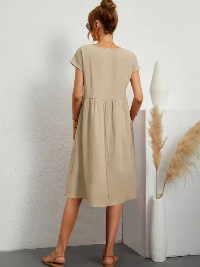 Gerades Kleid mit Rundhalsausschnitt