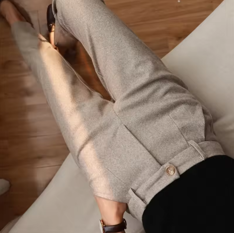 Hose mit hoher Taille und Bundfalten