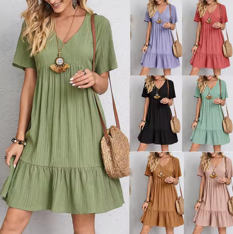 Locker fallendes Kleid mit V-Ausschnitt