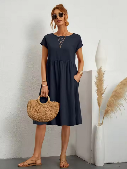Gerades Kleid mit Rundhalsausschnitt