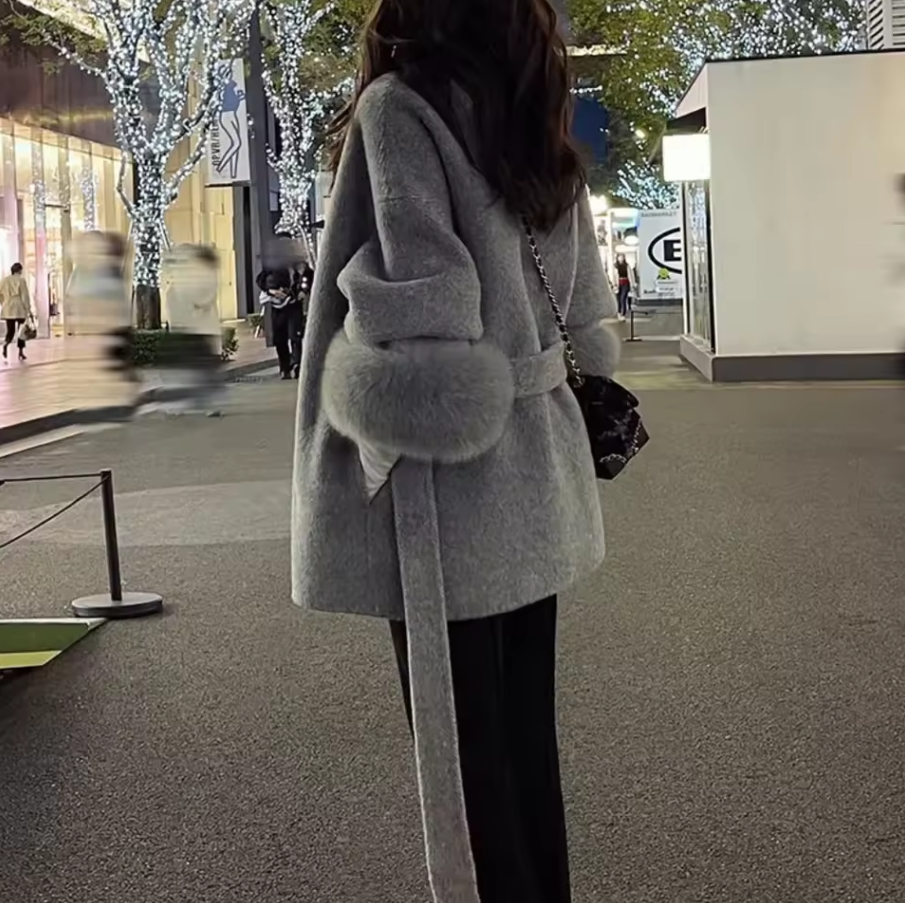 Kuschelige Jacke für Damen mit Bindegürtel